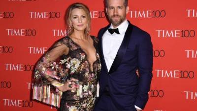 Blake Lively acompañó a su esposo, el actor Ryan Reynolds, quien, fue nombrado como uno de los artistas más influyentes del 2017 por su capacidad interpretativa. Fotos: AFP