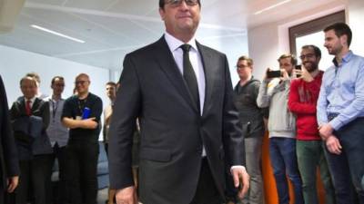 Hollande promete una investigación en Francia sobre los 'Papeles de Panamá'.