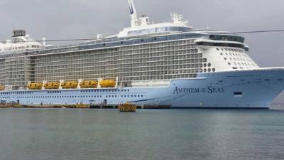 El impresionante crucero Himno de los Mares es tan largo como cinco Boeing 747.