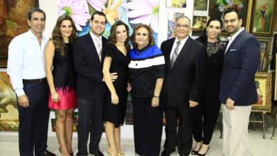 Andrés y Blanca Hawit, Guillermo y Raquel Hundelshalsen, Ana y Tony Sansur con Cristina y Yude Sansur.