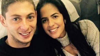 Emiliano Sala junto a su novia Luiza Ungerer.