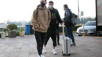 Lionel Messi se mostró relajado a su llegada al campamento de la selección de Argentina. Foto EFE.