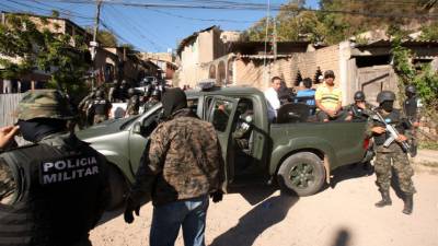 En la colonia Las Pavas, la Policía Militar capturó a cinco personas.