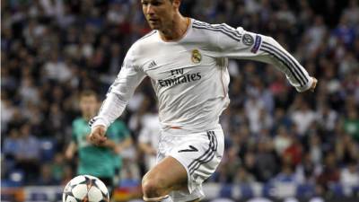 Cristiano Ronaldo, en acción durante el partido ante Schalke 04.