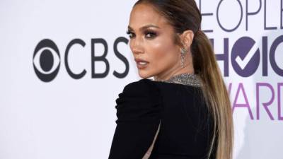 Jennifer López se muestra segura y sexy en sus redes sociales.