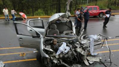 Dos personas resultaron heridas en el choque ocurrido ayer.