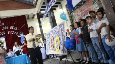 La celebración se llevó a cabo en Tegucigalpa en presencia de algunas autoridades educativas.