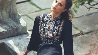 Alicia nació en Gotemburgo, Suecia y tiene cinco hermanos.