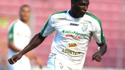 Javier Estupiñán firmó por el Parrillas One.