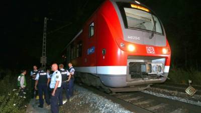 El ataque a un tren en Alemania dejó al menos cuatro personas heridas de gravedad.