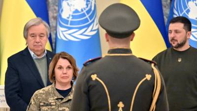 El secretario general de la ONU, Antonio Guterres y Zelenski reconocieron la labor de las mujeres ucranianas en la línea de combate.