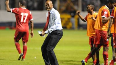 Juli Dely Valdez, técnico de Panamá, habló al finalizar el partido. AFP