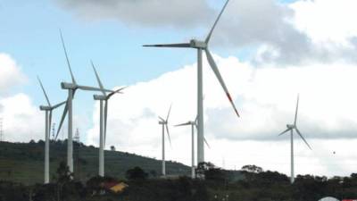 <b><span class=mln_uppercase_mln>eólicas.</span></b> Parque de generación eólica instalado en los municipios de Santa Ana, Ojojona y San Buenaventura.