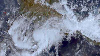 La tormenta Roslyn dejará lluvias e inundaciones en las costas del Pacífico mexicano.