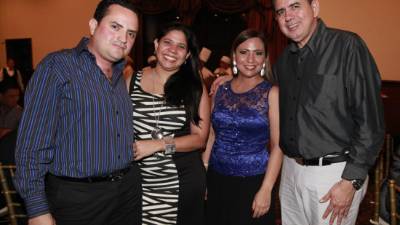 José Enrique y Rosa María Araujo con Cristhian y Ricardo Teruel.