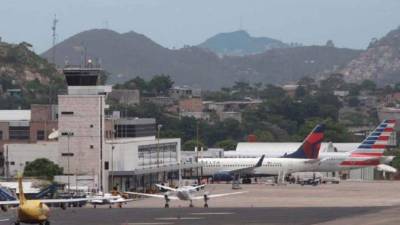 El Gobierno busca que el aeropuerto de Toncontín siga operando para vuelos nacionales.