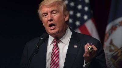 Trump responde a las críticas de Obama y califica su mandato de 'desastre'.