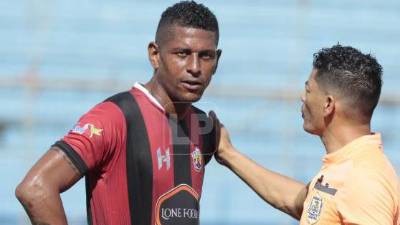 Carlo Costly es el jugador de experiencia del Lone FC.