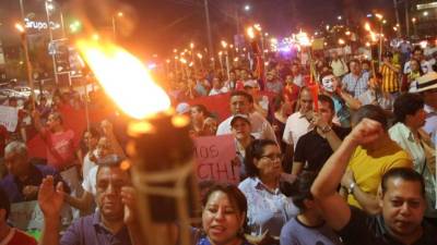 Las marchas de las antorchas se han estado desarrollando los fines de semana en diferentes ciudades del país.