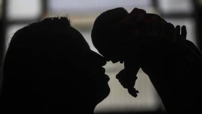 En abril pasado, las autoridades sanitarias de EE.UU. confirmaron la relación entre el virus del zika, la microcefalia y otros defectos cerebrales congénitos, pero todavía se desconoce la magnitud del riesgo. EFE/Archivo