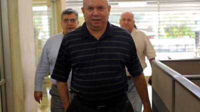 Rodolfo Padilla Sunseri, acudió ayer a los Juzgados de lo Penal, en el barrio Guamilito para asistir a la audiencia de declaración de imputado por abuso de autoridad.