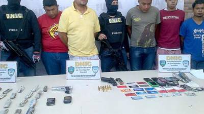 Franklin Gámez Domínguez (22), alias Panky, y José Óscar Morán Valladares (30), alias Chochy, supuestamente integran una banda.