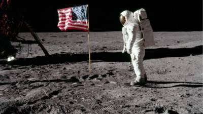 Enviar el hombre a la Luna fue una de las primeras metas de la Nasa al iniciar sus operaciones un lejano 1 de octubrede 1958, hace 60 años.