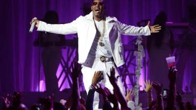 R. Kelly en el Teatro MSG en la ciudad de Nueva York. AFP/Archivo