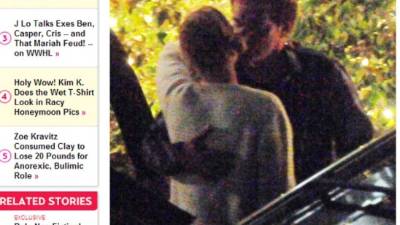 La actriz de 'Kill Bill' fue captada muy cariñosa en un local de Beverly Hills junto al director.