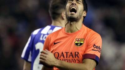 Luis Suárez tras fallar una ocasión ante el Deportivo La Coruña.