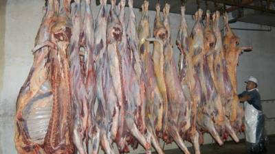 Las empacadoras de carne hondureña procesan unas 250,000 reses al año.