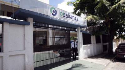 EL AUMENTO de L47,000 al sueldo de los comisionados de Coalianza ha sacado a la luz pública los jugosos salarios de algunos funcionarios.