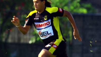 Aldo Oviedo, durante un entrenamiento con el Real España.