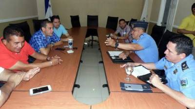 La comuna ceibeña ofreció apoyar a la Policía.