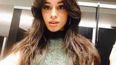 La interprete me Camila Cabello compartió en Instagram dos sexy fotografías.