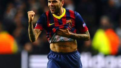 Dani Alves dice que los españoles están 'muy atrasados'.