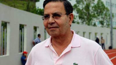 Callejas entregó el dinero.