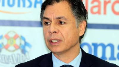 José Ernesto Mejía durante la conferencia de prensa.