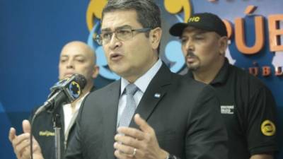 Hernández junto a operadores de justicia dijo que no retrocederá ni “un milímetro”.