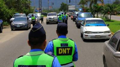Tránsito durante operativos rutinarios de ayer en la ciudad. Foto: Melvin Cubas.