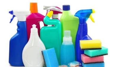 La clave para eliminar el moho de las superficies use agua y detergente.