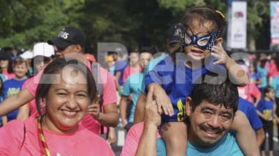 Más de 5,000 personas participaron en la caminata a favor de las emergencias de medicina interna y cirugía del Hospital Mario Catarino Rivas (HMCR).