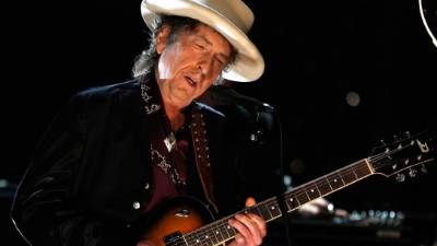 Dylan ha llegado a convertirse, según la academia, en un 'icono' y su obra ha sido objeto de muchos estudios críticos.