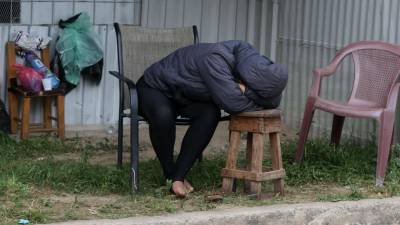 Muchos familiares que esperaban en la morgue decidieron volver a sus comunidades tras la noticia.