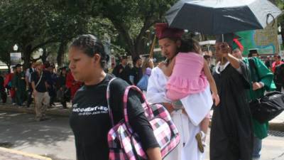 Elsy Núñez (23) se unió a un grupo de 30 dreamers que cruzaron la frontera de Laredo en el estado de Tamaulipas, México