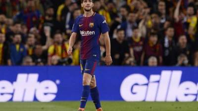 Sergi Roberto fue expulsado en la primera parte. FOTO AFP.