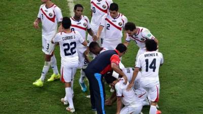 La selección tica se va de Brasil con la frente en alto.