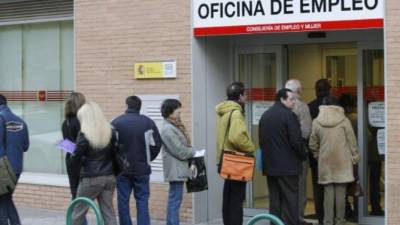 El crecimiento de la economía española facilitó que muchos encontasen empleo en la Madre Patria.