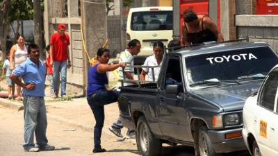 El cadáver fue llevado a la morgue, adonde sus familiares lo reclamaron.