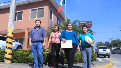 La familia Cuellar-Fajardo llegó a tramitar la visa al Consulado de México y están felices porque participarán en una visita histórica, adonde verán y escucharán al papa Francisco.